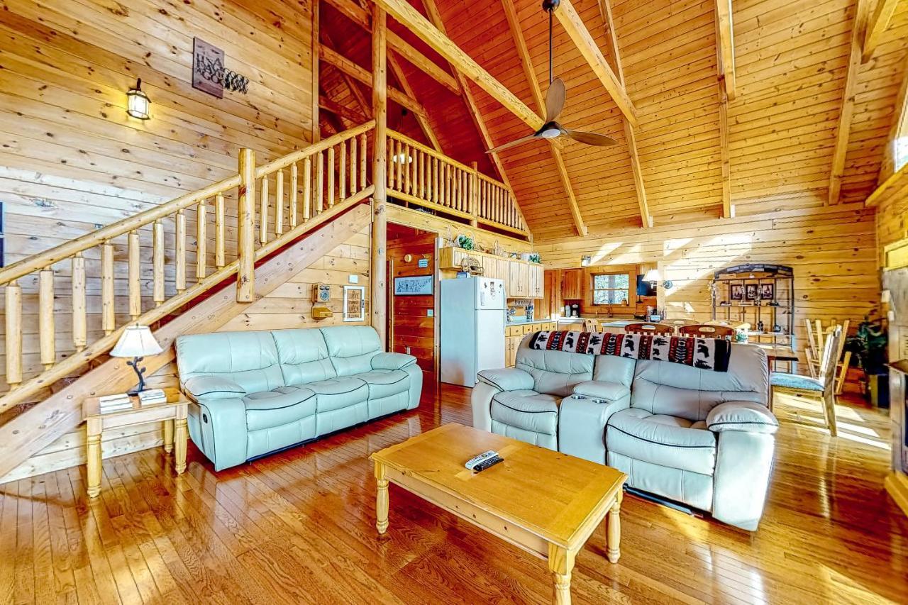 Lazy Bear Lodge Севьервилл Экстерьер фото