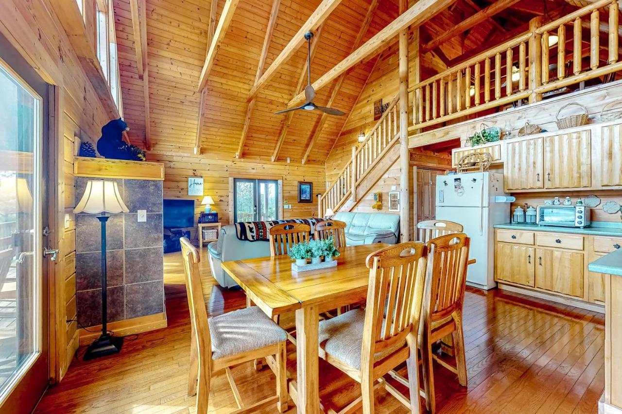 Lazy Bear Lodge Севьервилл Экстерьер фото